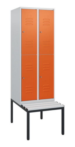 C+P Doppelstöckiger Spind Classic Plus mit Sitzbank, Abteilbreite 300 mm