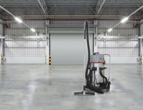 Aspirateur à sec et KETOS N 56/2 E à eau avec deux turbines d'aspiration, puissance 2600 W, largeur de travail 450 mm