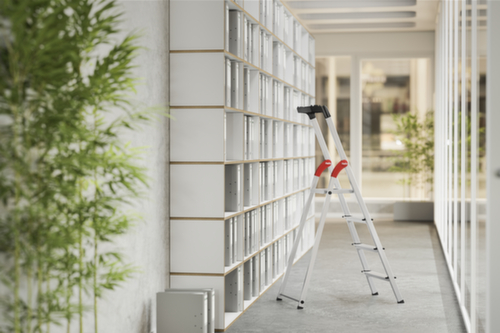 Hailo escabeau industriel utilisation un côté StandardLine L60 avec bac, 3 marche(s) en tôle striée