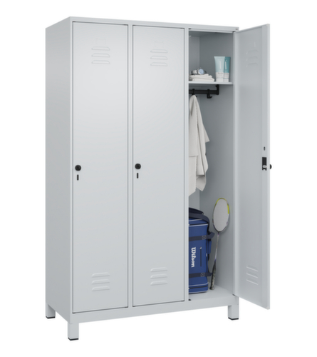 C+P Armoire vestiaire Classic Plus à 3 compartiments, largeur de compartiment 400 mm