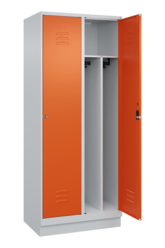 C+P Armoire vestiaire Classic Plus pour une séparation en noir et blanc, largeur de compartiment 400 mm