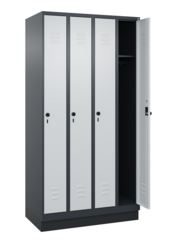 C+P Armoire vestiaire Classic Plus à 4 compartiments, largeur de compartiment 250 mm
