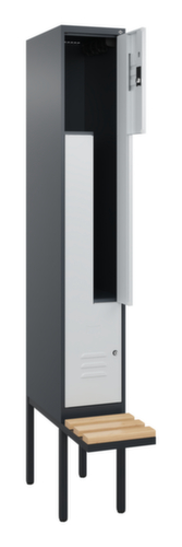 C+P Armoire vestiaire Z Classic Plus avec banc intégré, largeur de compartiment 300 mm