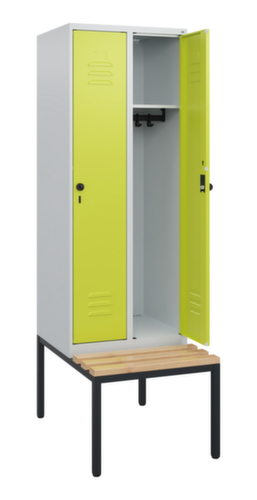 C+P Armoire vestiaire Classic Plus avec banc, largeur de compartiment 300 mm