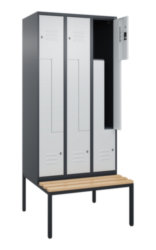 C+P Armoire vestiaire Z Classic Plus avec banc intégré, largeur de compartiment 300 mm
