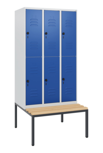 C+P Armoire vestiaire à deux niveaux Classic Plus avec banc, largeur de compartiment 300 mm
