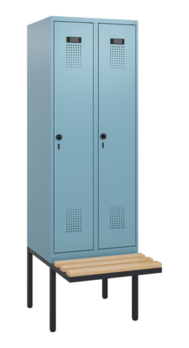 C+P Armoire vestiaire Evolo PLUS avec banc suspendu, largeur de compartiment 300 mm