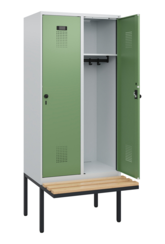 C+P Armoire vestiaire Evolo PLUS avec banc suspendu, largeur de compartiment 400 mm