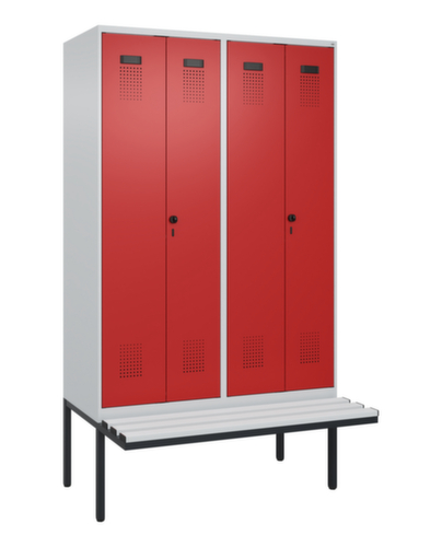 C+P armoire vestiaire EPI Evolo PLUS avec banc et séparation en noir et blanc, largeur de compartiment 300 mm