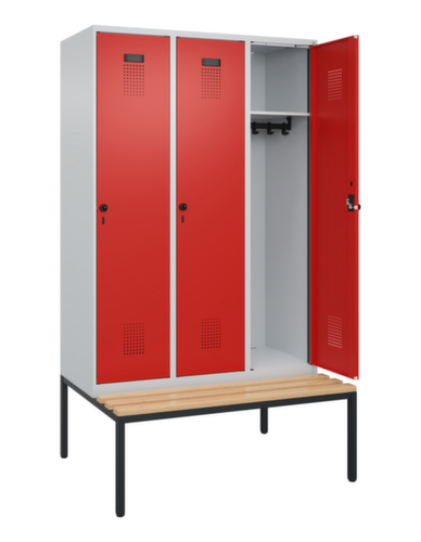 C+P Armoire vestiaire Evolo PLUS avec banc, largeur de compartiment 400 mm