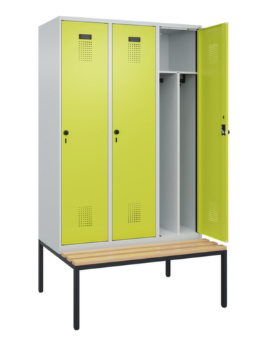 C+P armoire vestiaire en noir et blanc Evolo PLUS avec banc, largeur de compartiment 400 mm