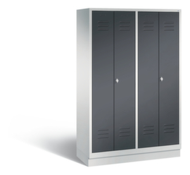 C+P Garderobenschrank Classic mit 4 Abteilen Türen geschlitzt, Abteilbreite 300 mm