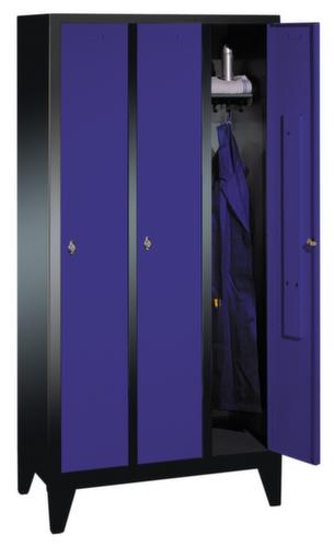 C+P Armoire Classic à portes lisses et 3 compartiments, largeur de compartiment 400 mm  L