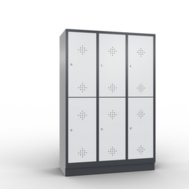 C+P Armoire vestiaire à deux niveaux Classic avec 3x2 compartiments avec rosaces d'aération, largeur de compartiment 400 mm