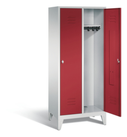C+P Armoire vestiaire Classic avec 2 compartiments + cloison de séparation médiane + portes à fentes, largeur de compartiment 400 mm