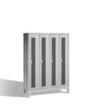 C+P Armoire vestiaire Classic gris clair avec 4 compartiments + cloison de séparation médiane + portes perforées, largeur de compartiment 400 mm
