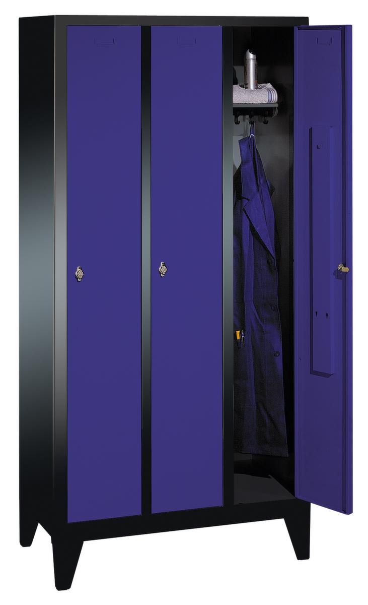 C+P Armoire Classic à portes lisses et 3 compartiments, largeur de compartiment 400 mm  ZOOM