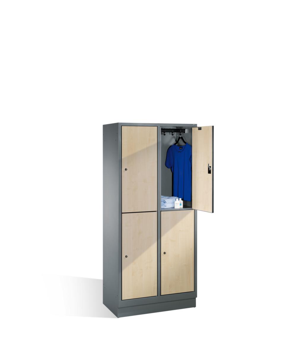 C+P Armoire vestiaire à deux niveaux Evolo avec 2x2 compartiments + portes déco, largeur de compartiment 400 mm