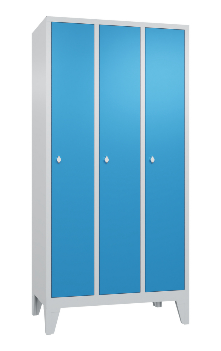 C+P Armoire Classic à portes lisses et 3 compartiments, largeur de compartiment 300 mm  ZOOM