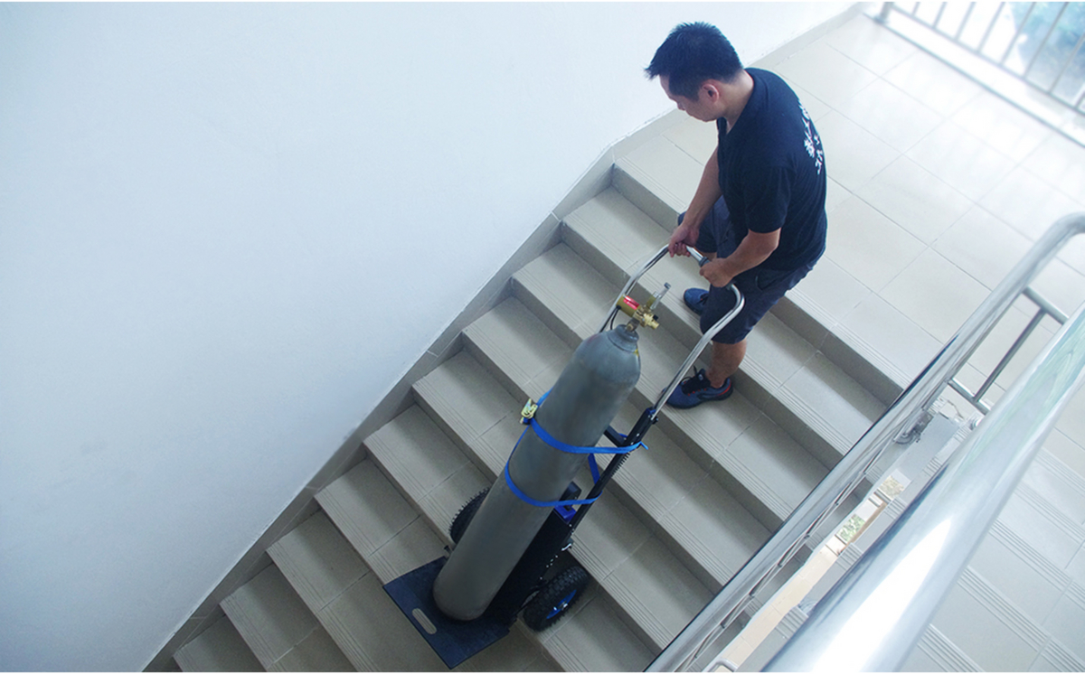 Diable monte-escaliers électrique ERGO®, force 170 kg, largeur de pelle 380 mm, bandage caoutchouc plein  ZOOM