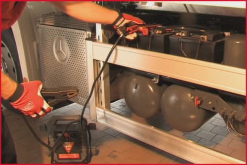 KS Tools 12 V + 24 V Batterie-Booster