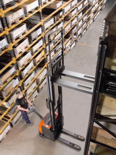 Toyota Transpalette électrique BT avec télé-mât Duplex, 1000 kg force, hauteur de levage 2700 mm