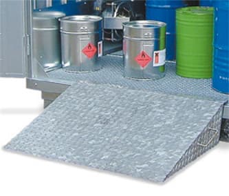Rampe pour chariots élévateurs pour conteneurs pour produits dangereux