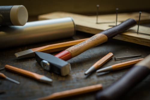 Marteau de serrurier GEDORE 600 H-500 ROTBAND-PLUS avec manche en hickory