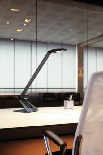 MAUL lampe de table à DEL avec variateur MAULsolaris, lumière blanc neutre, argent