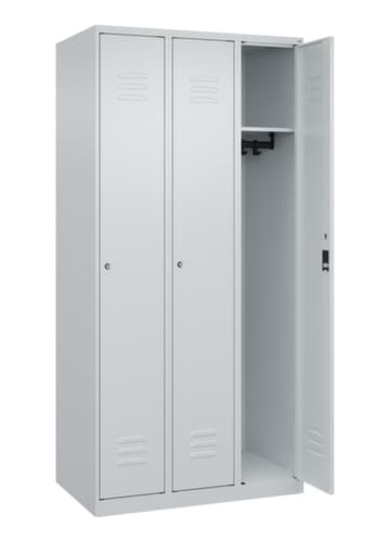 C+P Armoire vestiaire Classic Plus à 3 compartiments, largeur de compartiment 300 mm