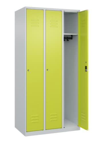 C+P Armoire vestiaire Classic Plus à 3 compartiments, largeur de compartiment 300 mm