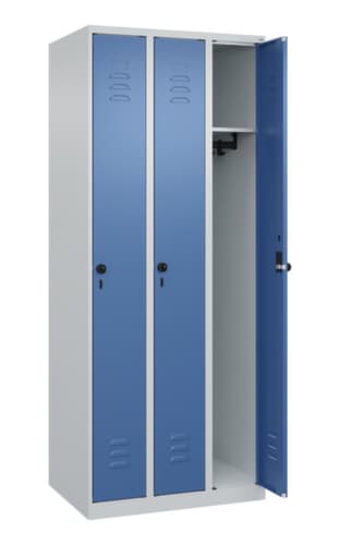 C+P Armoire vestiaire Classic Plus à 3 compartiments, largeur de compartiment 250 mm