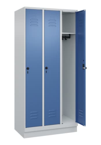 C+P Armoire vestiaire Classic Plus à 3 compartiments, largeur de compartiment 300 mm