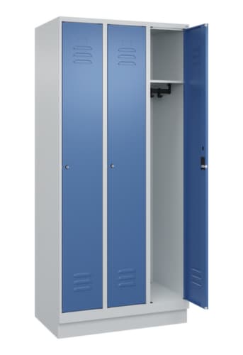 C+P Armoire vestiaire Classic Plus à 3 compartiments, largeur de compartiment 300 mm