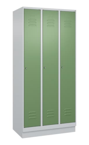 C+P Armoire vestiaire Classic Plus à 3 compartiments, largeur de compartiment 300 mm