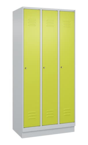C+P Armoire vestiaire Classic Plus à 3 compartiments, largeur de compartiment 300 mm