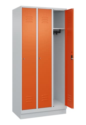 C+P Armoire vestiaire Classic Plus à 3 compartiments, largeur de compartiment 300 mm