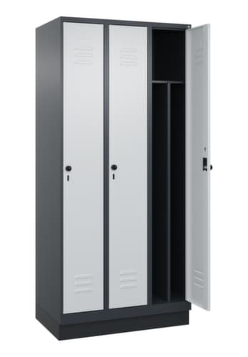 C+P Armoire vestiaire Classic Plus pour une séparation en noir et blanc, largeur de compartiment 300 mm