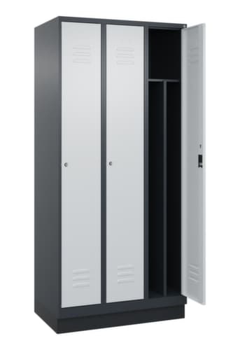 C+P Armoire vestiaire Classic Plus pour une séparation en noir et blanc, largeur de compartiment 300 mm