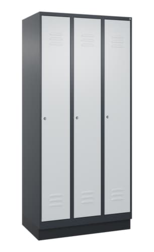 C+P Armoire vestiaire Classic Plus pour une séparation en noir et blanc, largeur de compartiment 300 mm