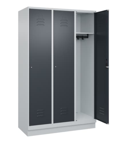 C+P Armoire vestiaire Classic Plus à 3 compartiments, largeur de compartiment 400 mm