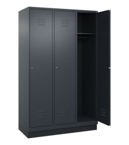 C+P Armoire vestiaire Classic Plus à 3 compartiments, largeur de compartiment 400 mm