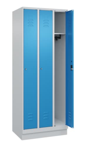 C+P Armoire vestiaire Classic Plus à 3 compartiments, largeur de compartiment 250 mm