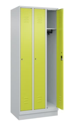 C+P Armoire vestiaire Classic Plus à 3 compartiments, largeur de compartiment 250 mm