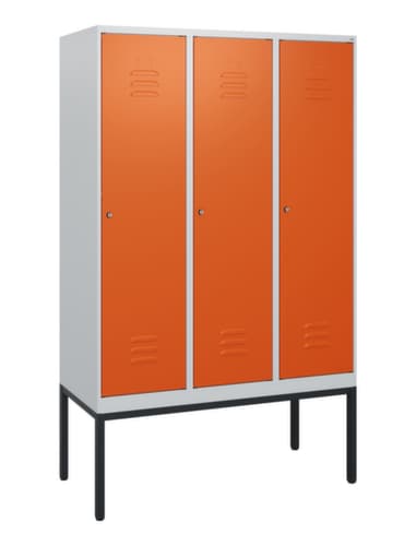 C+P Armoire vestiaire Classic Plus à 3 compartiments, largeur de compartiment 400 mm