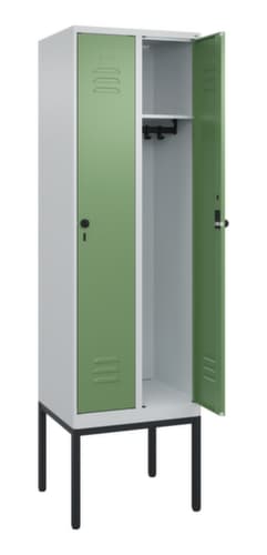 C+P Armoire vestiaire Classic Plus à 2 compartiments, largeur de compartiment 300 mm