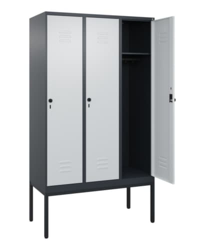C+P Armoire vestiaire Classic Plus à 3 compartiments, largeur de compartiment 400 mm