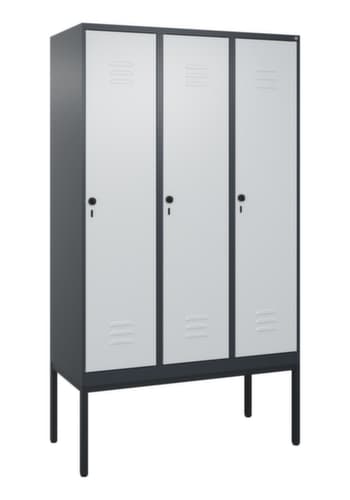 C+P Armoire vestiaire Classic Plus à 3 compartiments, largeur de compartiment 400 mm