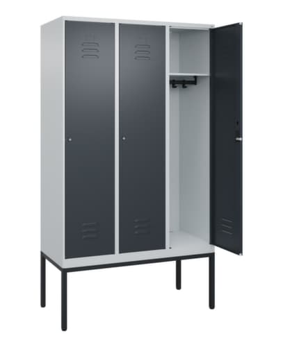 C+P Armoire vestiaire Classic Plus à 3 compartiments, largeur de compartiment 400 mm