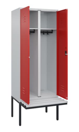 C+P Armoire vestiaire avec banc Classic Plus pour une séparation en noir et blanc, largeur de compartiment 400 mm